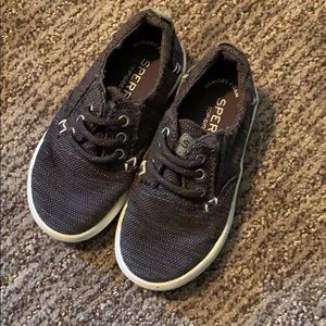 Little kids Sperry shows